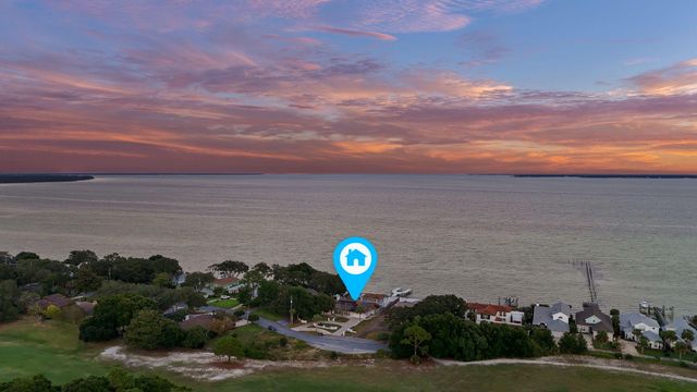 5 Country Club Road, Shalimar, FL 32579