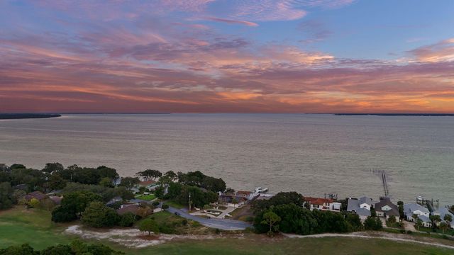 5 Country Club Road, Shalimar, FL 32579