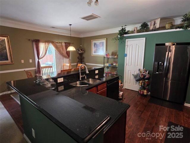 3042 Ernest Russell Court, Charlotte, NC 28269