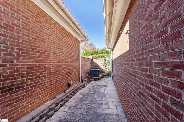 130 Glenbrooke Way, Greenville, SC 29615