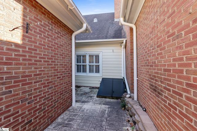 130 Glenbrooke Way, Greenville, SC 29615