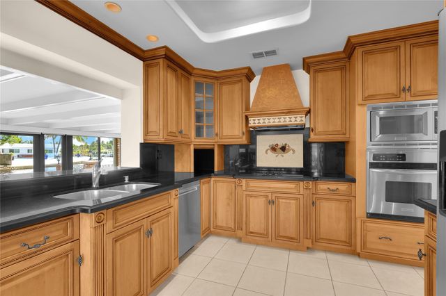 1973 Coral Gardens Dr, Wilton Manors, FL 33306