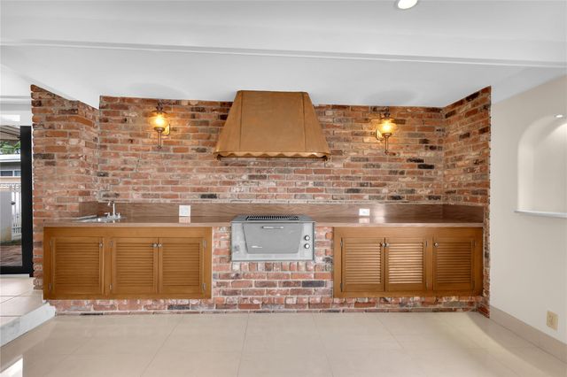 1973 Coral Gardens Dr, Wilton Manors, FL 33306