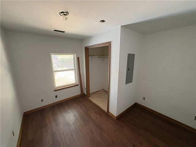 20884 N Lakeshore Drive, Springdale, AR 72764