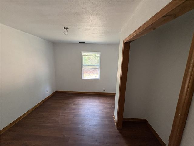 20884 N Lakeshore Drive, Springdale, AR 72764