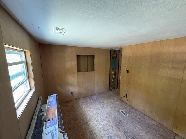 20884 N Lakeshore Drive, Springdale, AR 72764