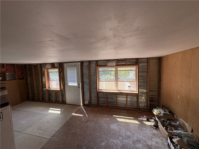 20884 N Lakeshore Drive, Springdale, AR 72764