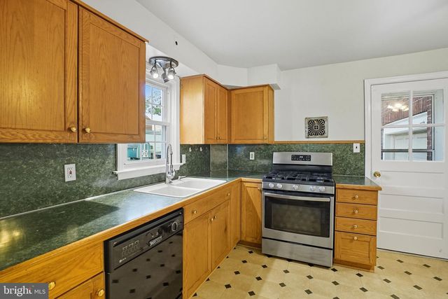 979 EDGEWOOD DR, Springfield, PA 19064