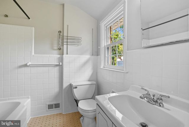 979 EDGEWOOD DR, Springfield, PA 19064