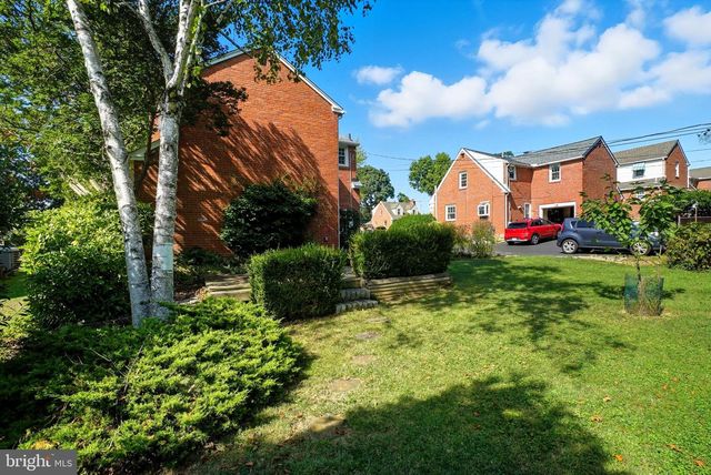 979 EDGEWOOD DR, Springfield, PA 19064