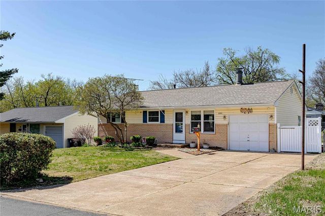 890 Tyson Drive, Florissant, MO 63031