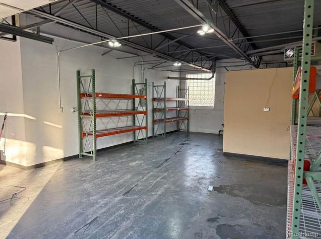 20520 Stephens Street, St. Clair Shores, MI 48080