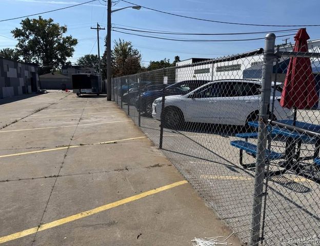 20520 Stephens Street, St. Clair Shores, MI 48080