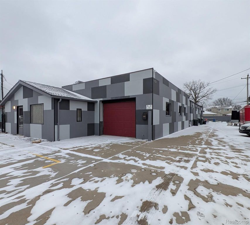 20520 Stephens Street, St. Clair Shores, MI 48080