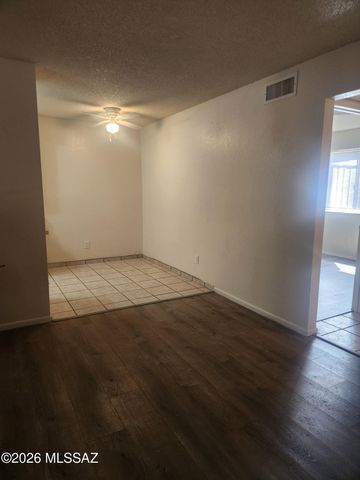 2843 E 17th St Apt 4, Tucson, AZ 85716