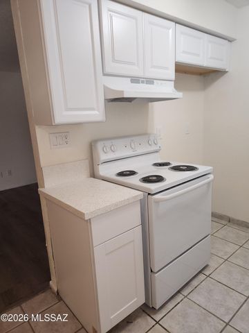 2843 E 17th St Apt 4, Tucson, AZ 85716