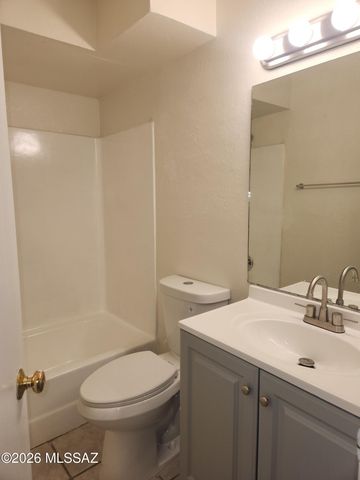 2843 E 17th St Apt 4, Tucson, AZ 85716
