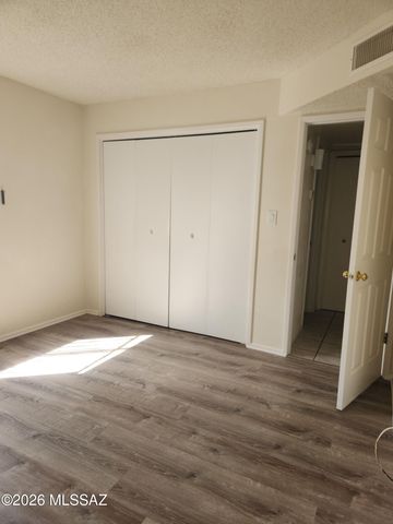 2843 E 17th St Apt 4, Tucson, AZ 85716