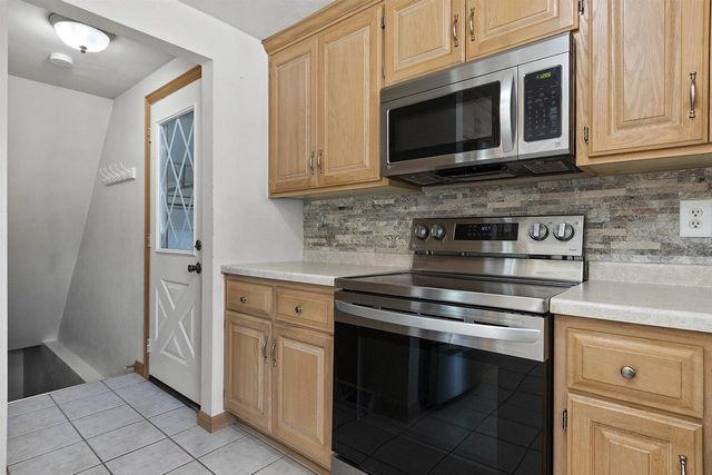 1436 CRESTWOOD DRIVE, Green Bay, WI 54313