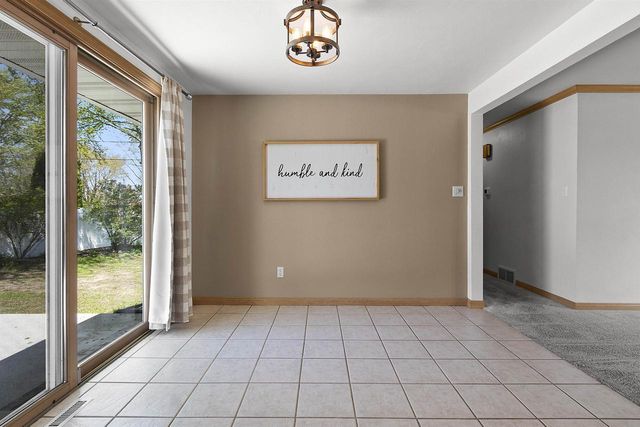 1436 CRESTWOOD DRIVE, Green Bay, WI 54313
