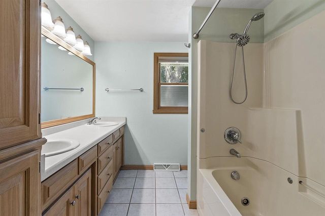 1436 CRESTWOOD DRIVE, Green Bay, WI 54313