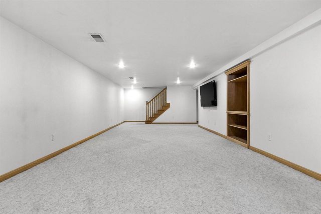 1436 CRESTWOOD DRIVE, Green Bay, WI 54313