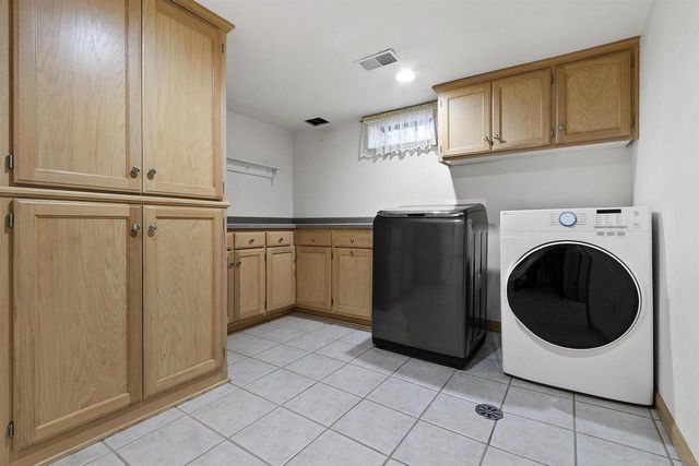 1436 CRESTWOOD DRIVE, Green Bay, WI 54313