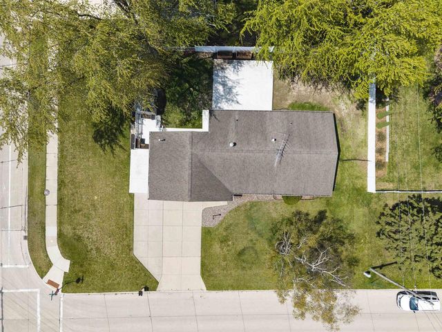 1436 CRESTWOOD DRIVE, Green Bay, WI 54313