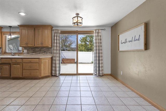 1436 CRESTWOOD DRIVE, Green Bay, WI 54313
