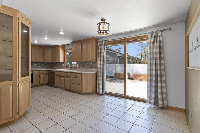 1436 CRESTWOOD DRIVE, Green Bay, WI 54313