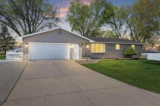 1436 CRESTWOOD DRIVE, Green Bay, WI 54313