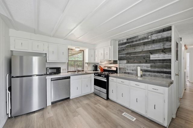 46 George A Green Drive, Gordonville, TX 76245