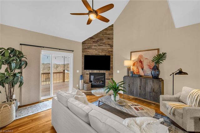 132 Clubmoss Way, Clemmons, NC 27012