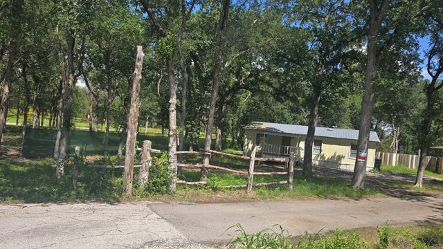 8607 Burleson Manor RD A, Manor, TX 78653