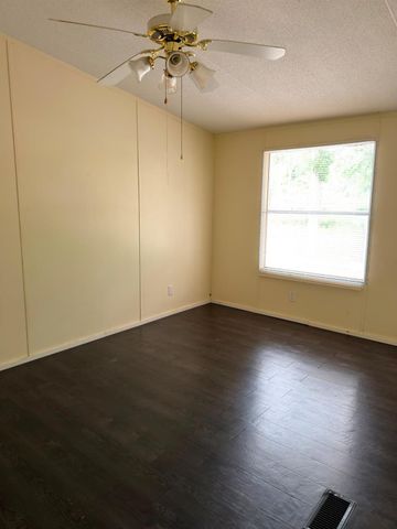 8607 Burleson Manor RD A, Manor, TX 78653