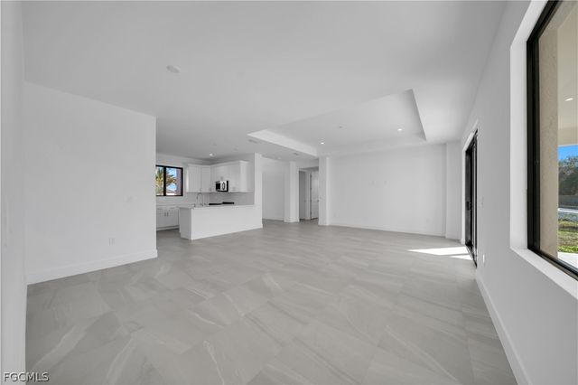 2204 NE 14th PL, Cape Coral, FL 33909