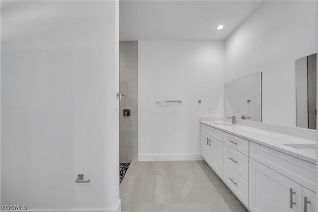 2204 NE 14th PL, Cape Coral, FL 33909