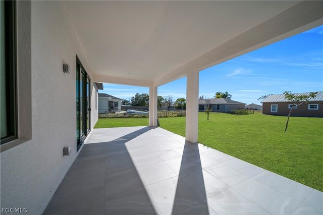 2204 NE 14th PL, Cape Coral, FL 33909