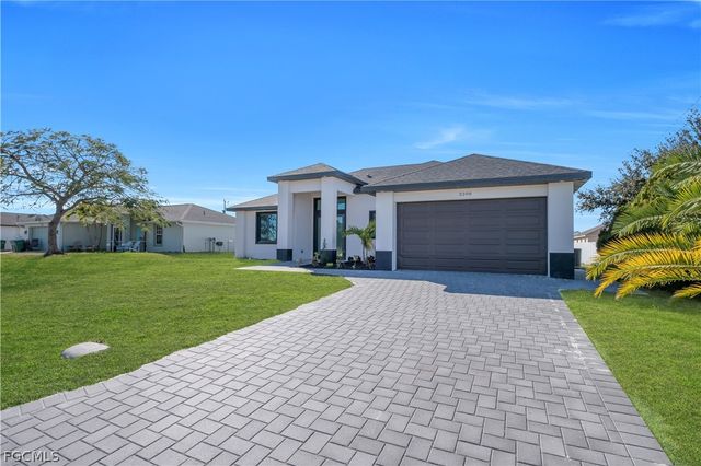 2204 NE 14th PL, Cape Coral, FL 33909