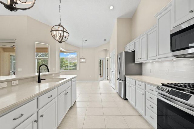 7806 DRAYTON CIRCLE, Bradenton, FL 34201