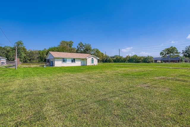 5127 Brookside Road, Brookside, TX 77581