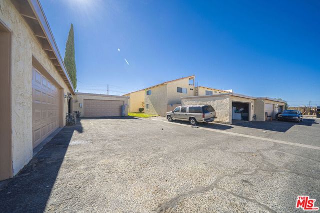 43609 Stanridge Avenue, Lancaster, CA 93535