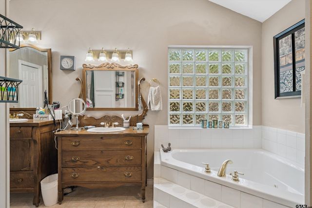 120 Rainbow Cove, Holly Lake Ranch, TX 75765