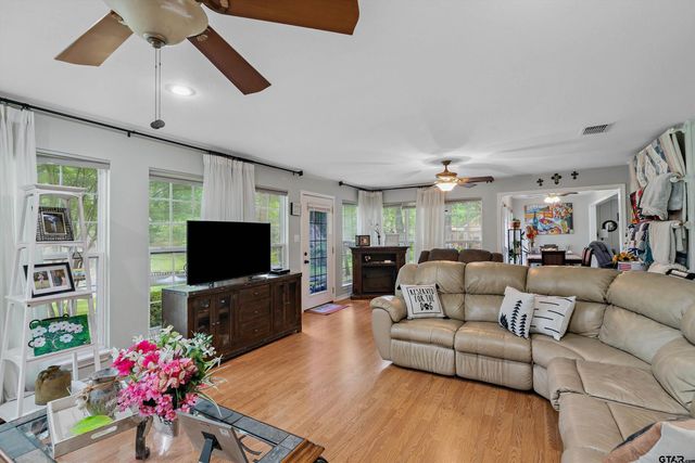 120 Rainbow Cove, Holly Lake Ranch, TX 75765