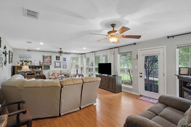 120 Rainbow Cove, Holly Lake Ranch, TX 75765