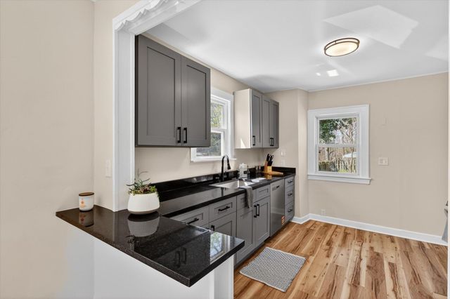 1047 Eastern Avenue NE, Grand Rapids, MI 49503
