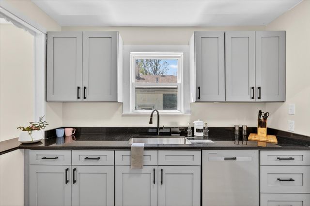 1047 Eastern Avenue NE, Grand Rapids, MI 49503