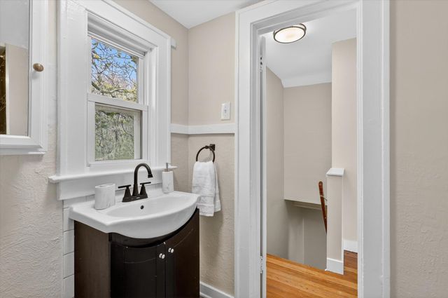 1047 Eastern Avenue NE, Grand Rapids, MI 49503