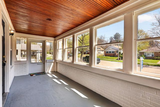 1047 Eastern Avenue NE, Grand Rapids, MI 49503