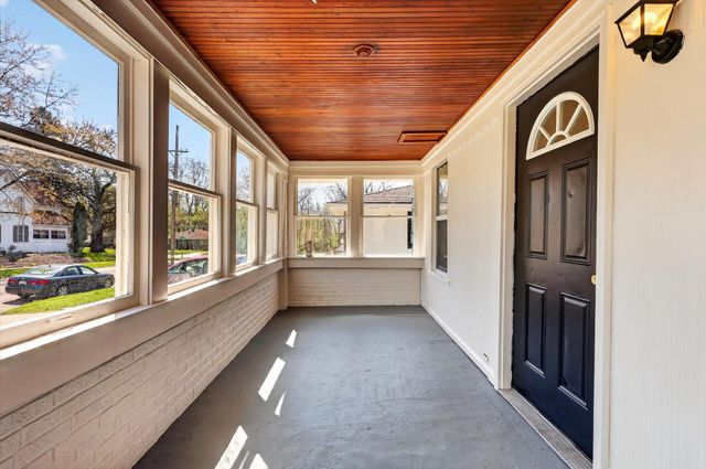 1047 Eastern Avenue NE, Grand Rapids, MI 49503